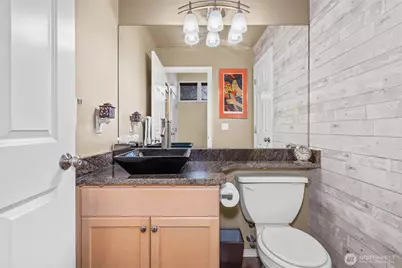 562 Elma Avenue NE, Renton, WA 98059 - Photo 7