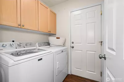 562 Elma Avenue NE, Renton, WA 98059 - Photo 17