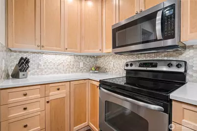 562 Elma Avenue NE, Renton, WA 98059 - Photo 15