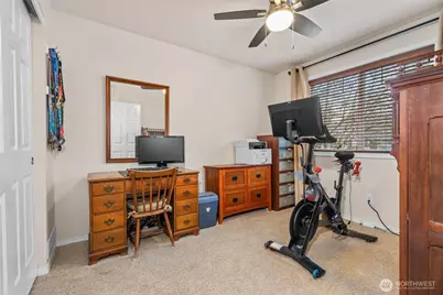 562 Elma Avenue NE, Renton, WA 98059 - Photo 25