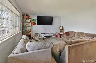 1055 S 317th St, Federal Way, WA 98003 - Photo 3