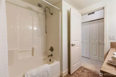 2674 SW Sylvan Heights Dr, Seattle, WA 98106 - Photo 29