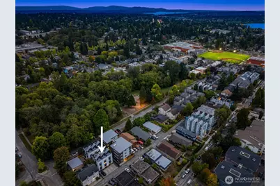 9553 Ashworth Avenue N #B, Seattle, WA 98103 - Photo 25