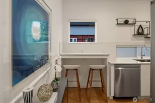 9553 Ashworth Ave N, Seattle, WA 98103 - Photo 9