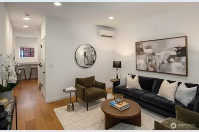 9553 Ashworth Avenue N #B, Seattle, WA 98103 - Photo 3