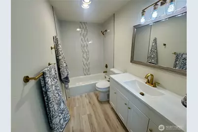 220 SW Clark Street #B-201, Issaquah, WA 98027 - Photo 3