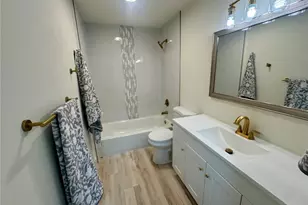 220 SW Clark St, Issaquah, WA 98027 - Photo 3