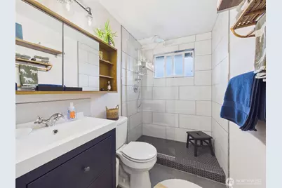 215 Hubbard Road, Lynnwood, WA 98036 - Photo 13