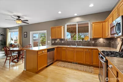 2404 87th Drive NE, Lake Stevens, WA 98258 - Photo 7