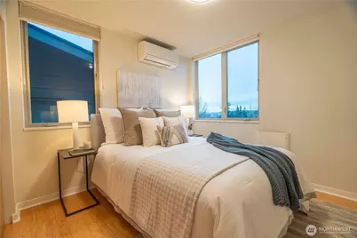 4413 Meridian Avenue N, Seattle, WA 98103 - Photo 17