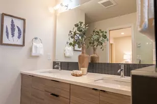 4413 Meridian Ave N, Seattle, WA 98103 - Photo 17