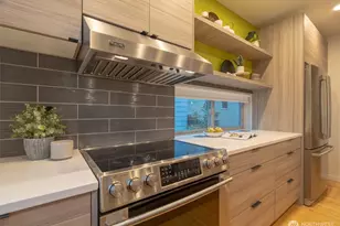 4413 Meridian Ave N, Seattle, WA 98103 - Photo 7