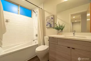 4413 Meridian Ave N, Seattle, WA 98103 - Photo 19