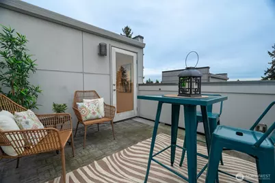 4413 Meridian Avenue N, Seattle, WA 98103 - Photo 25