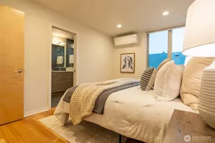 4413 Meridian Ave N, Seattle, WA 98103 - Photo 13