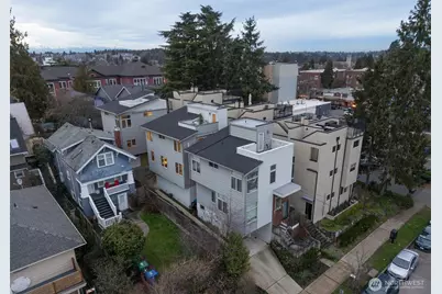 4413 Meridian Avenue N, Seattle, WA 98103 - Photo 31