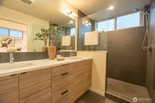 4413 Meridian Ave N, Seattle, WA 98103 - Photo 15