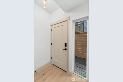 1255 NE 100th Street, Seattle, WA 98125 - Photo 5