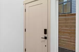 1255 NE 100th St, Seattle, WA 98125 - Photo 7