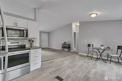 12818 Prairie Ridge Drive E, Bonney Lake, WA 98391 - Photo 15