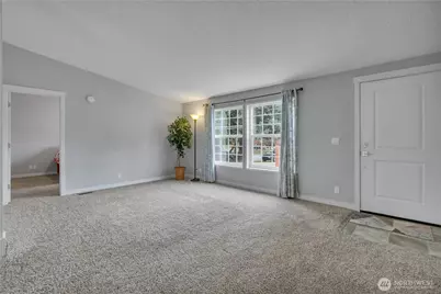 12818 Prairie Ridge Drive E, Bonney Lake, WA 98391 - Photo 9