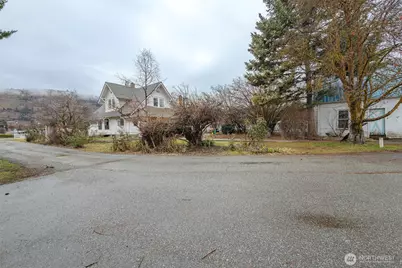 811 Pioneer Avenue, Cashmere, WA 98815 - Photo 5