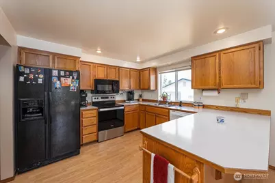 1890 Edgewood Drive, Camano Island, WA 98282 - Photo 11