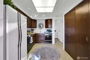 11300 1st Ave NE, Seattle, WA 98125 - Photo 15