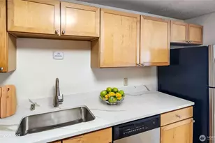 1215 S 237th Ln, Des Moines, WA 98198 - Photo 3