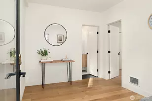 2337 10th Ave E, Seattle, WA 98102 - Photo 9