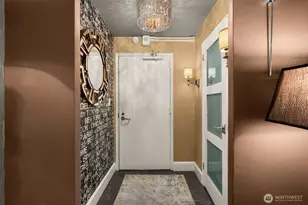 1105 Spring St, Seattle, WA 98104 - Photo 19