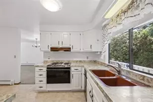 19101 1st Ave S, Normandy Park, WA 98148 - Photo 9