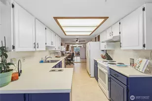 900 East Bay Drive Northeast, Olympia, WA 98506 - Photo 7