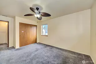 2707 18th St, Everett, WA 98201 - Photo 9