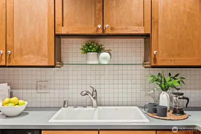 2350 10th Avenue E #227, Seattle, WA 98102 - Photo 13