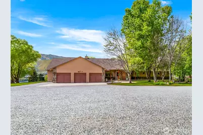 2720 NW Cascade Avenue, East Wenatchee, WA 98802 - Photo 1