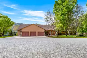 2720 NW Cascade Ave, East Wenatchee, WA 98802 - Photo 1