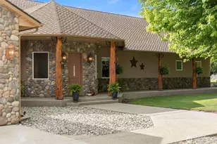 2720 NW Cascade Ave, East Wenatchee, WA 98802 - Photo 1