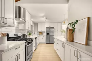 7010 NE 153rd Pl, Kenmore, WA 98028 - Photo 9