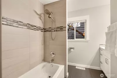 7010 NE 153rd Place, Kenmore, WA 98028 - Photo 25