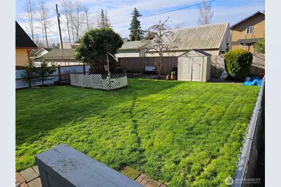 9638 D Street E, Tacoma, WA 98445 - Photo 11