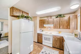 19114 60th St E, Lake Tapps, WA 98391 - Photo 11