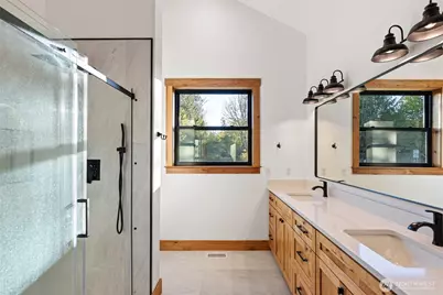 42524 Dean Kreger Rd E, Eatonville, WA 98328 - Photo 15