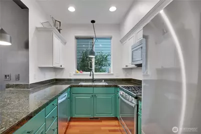 2367 Yakima Court, Tacoma, WA 98405 - Photo 11