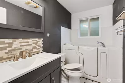 8214 Woodbourne Drive SW, Lakewood, WA 98499 - Photo 15