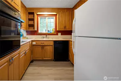 8214 Woodbourne Drive SW, Lakewood, WA 98499 - Photo 7