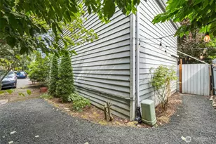 12600 SE 42nd St, Bellevue, WA 98006 - Photo 17