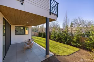 10204 NE 43rd St, Kirkland, WA 98033 - Photo 35