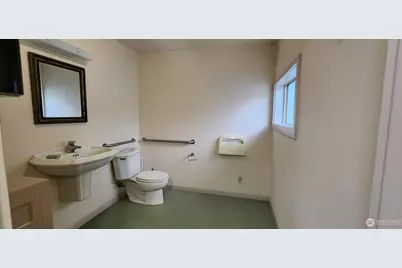 305 W First Street, Aberdeen, WA 98520 - Photo 11