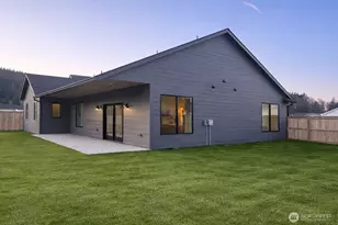 636 Prominence St, Winlock, WA 98606 - Photo 3